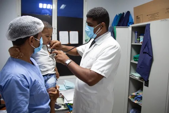 إعلان اكتتاب 997 موظفًا لتعزيز القطاع الصحي في موريتانيا