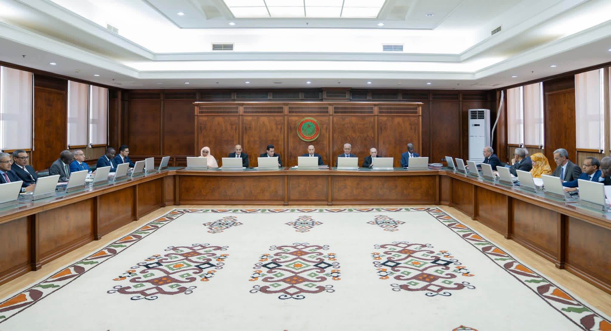 مشروع قانون ينظم وضعية الجنرالات بعد الخدمة العسكرية
