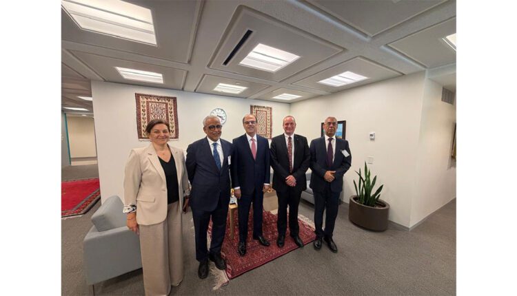 وزير الاقتصاد يتباحث مع مدير إدارة الشرق الأوسط وآسيا