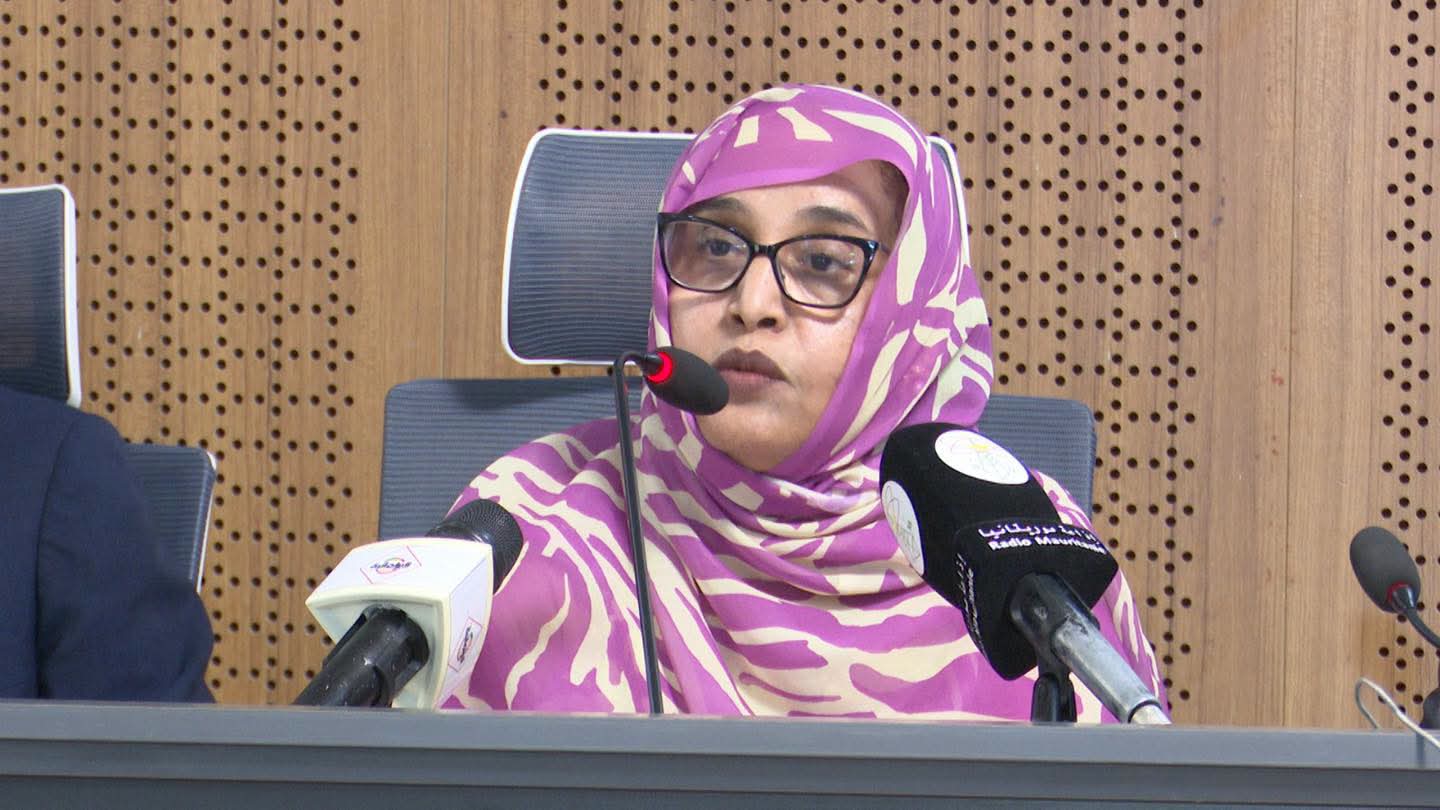 وزيرة البيئة تعود لنواكشوط قادما من جزر الرأس الأخضر