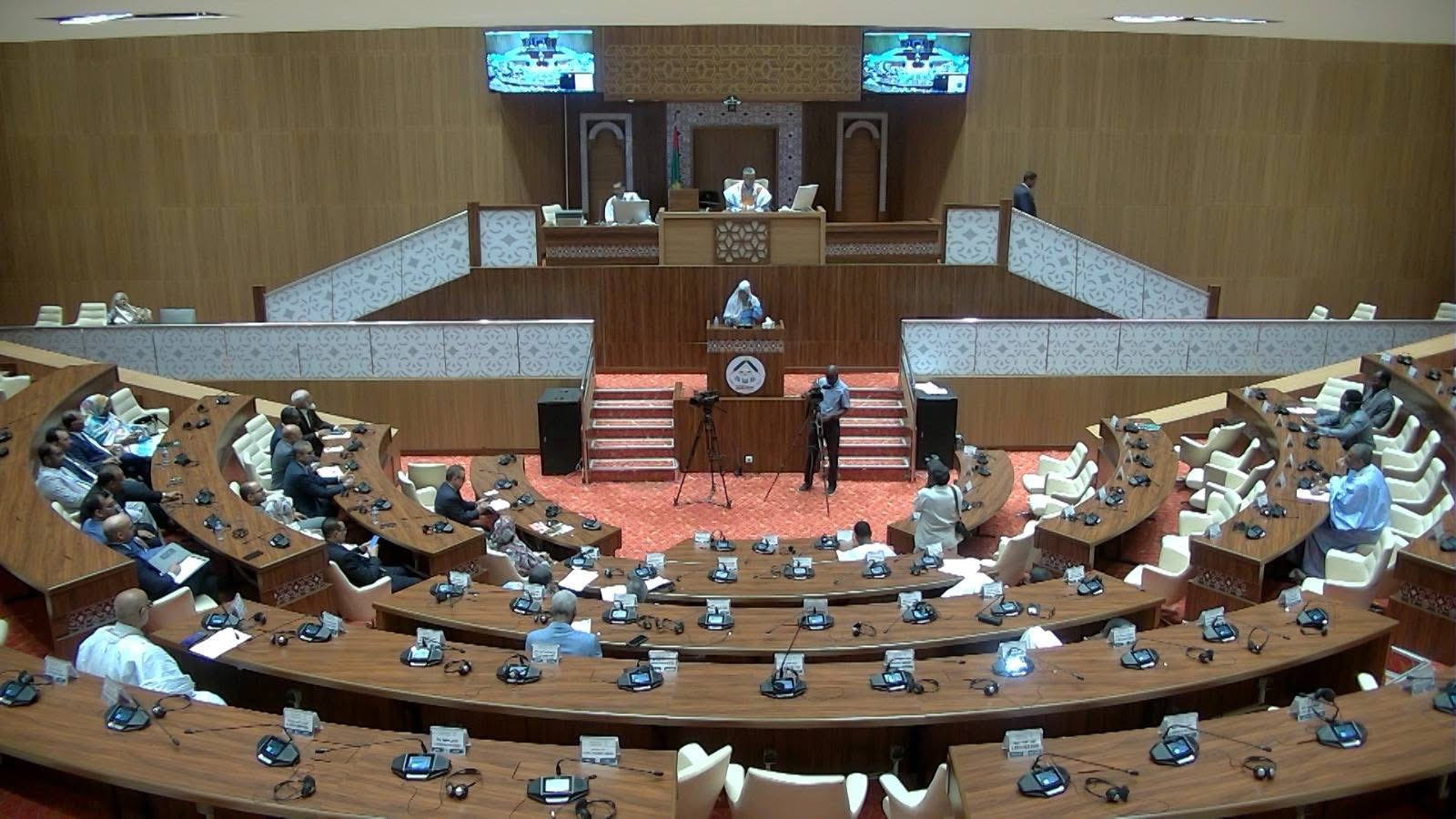 البرلمان يجيز تشريعًا جديدًا لتنظيم وحماية الشريط الساحلي