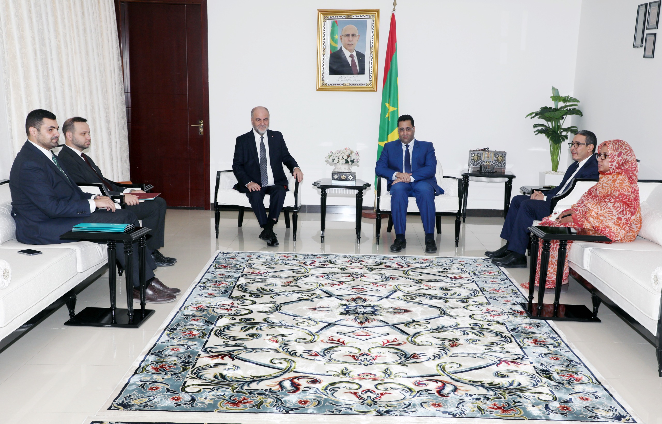 الوزير الأول يجري مباحثات مع السفير التركي بنواكشوط
