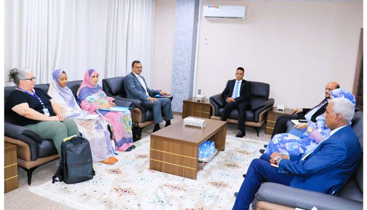 وزير الشؤون الإسلامية يتباحث مع ممثل اليونيسف في موريتانيا