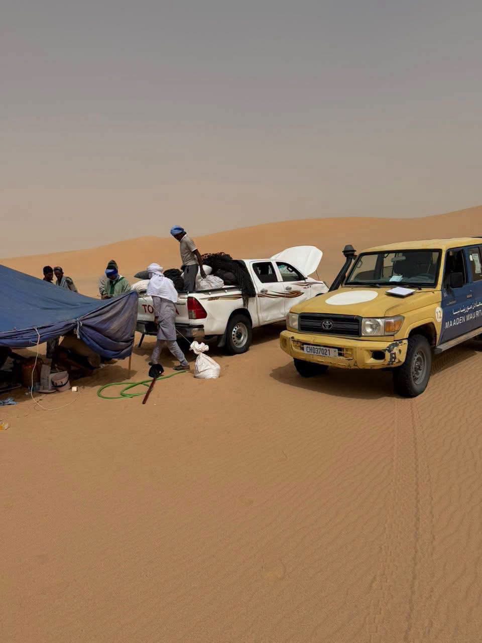 فريق إنقاذ يعثر على ستة منقبين عالقين في تيرس زمور